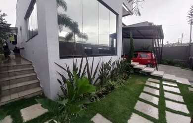 Imagem: A casa possui 2 Dormitórios, 2 Banheiros, 2 Vagas na garagem