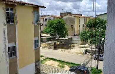 Imagem: O apartamento possui 2 Dormitórios e está localizado em Paratibe