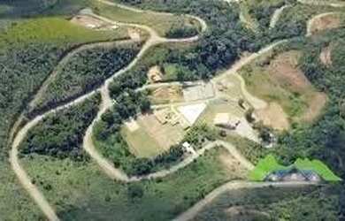 Imagem: O terreno possui 2.290m² de Área e está localizado em Vargem