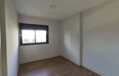 Imagem: O apartamento possui 1 Dormitório, 1 Banheiro, 1 Vaga na garagem