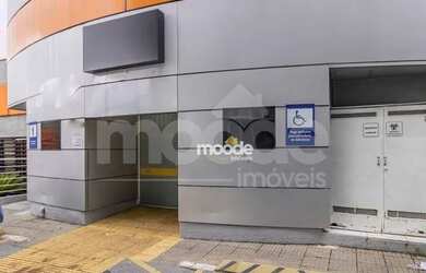 Imagem: O depósito possui 3 Vagas na garagem, 389m² de Área e está