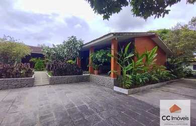 Imagem 4: Casa para venda com 525 m² com 5 quartos sendo4 suites