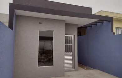 Imagem: A casa possui 2 Dormitórios, 1 Banheiro, 1 Vaga na garagem