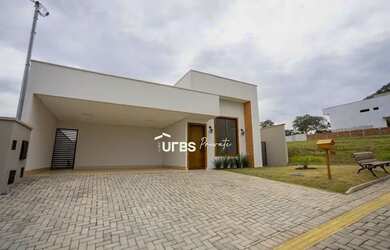 Imagem: A casa em condomínio possui 3 Dormitórios, 2 Banheiros, 4