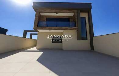 Imagem: A casa à venda possui 3 Dormitórios, 4 Banheiros, 3 Vagas