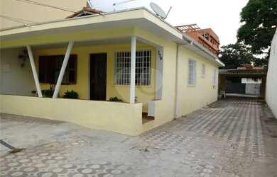 Imagem: A casa possui 3 Dormitórios, 3 Banheiros, 5 Vagas na garagem