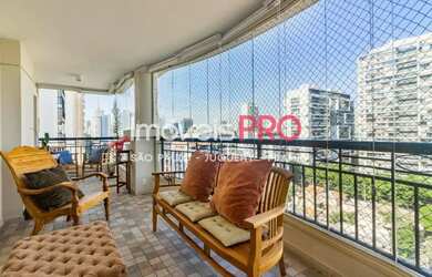 Imagem: O apartamento possui 4 Dormitórios, 5 Banheiros, 4 Vagas na