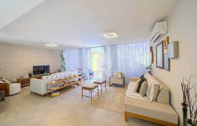 Imagem 4: Imóvel para aluguel e venda tem 293 metros quadrados com 4 quartos