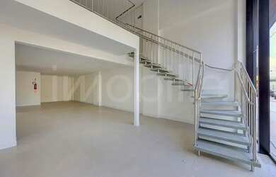 Imagem: O depósito possui 1 Vaga na garagem, 146m² de Área, Imóvel