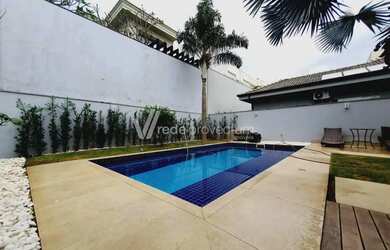 Imagem: A casa em condomínio possui 3 Dormitórios, 4 Banheiros, 4