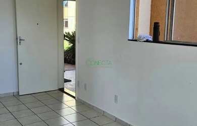 Imagem: O apartamento possui 2 Dormitórios, 1 Banheiro, 1 Vaga na garagem