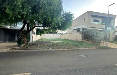 Imagem: O terreno possui 342m² de Área e está localizado em Vila