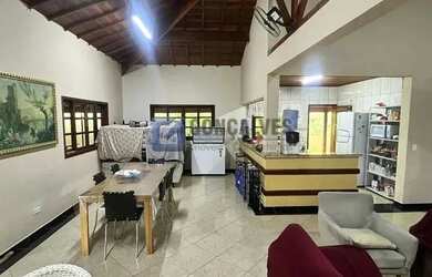 Imagem: A fazenda possui 380m² de Área e está localizado em Pinheirinho