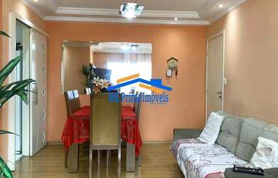 Imagem: O apartamento possui 3 Dormitórios, 1 Banheiro, 1 Vaga na garagem