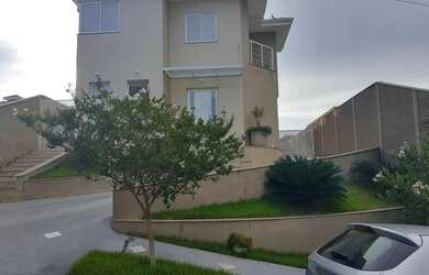 Imagem: A casa em condomínio possui 3 Dormitórios, 3 Banheiros, 278m²