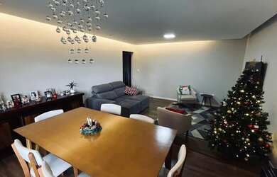 Imagem: O apartamento possui 3 Dormitórios, 2 Banheiros, 2 Vagas na