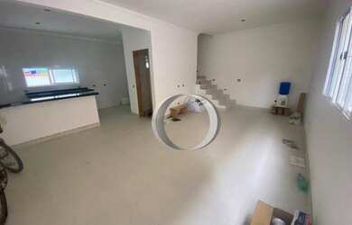 Imagem: A casa possui 3 Dormitórios, 3 Banheiros, 1 Vaga na garagem