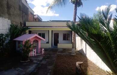 Imagem: A casa possui 2 Dormitórios, 2 Banheiros, 1 Vaga na garagem