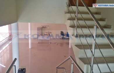 Imagem: O depósito possui 4 Vagas na garagem, 277m² de Área e está