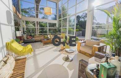 Imagem: A casa em condomínio possui 4 Dormitórios, 5 Banheiros, 4