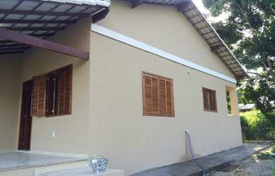 Imagem: A casa possui 2 Dormitórios, 2 Banheiros, 110m² de Área e