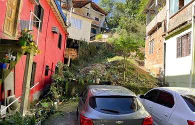 Imagem: O terreno possui 32m² de Área e está localizado em Rio do