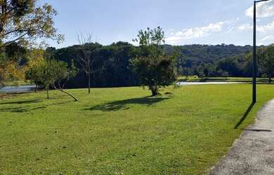 Imagem: O terreno está localizado em Santa Felicidade, Curitiba à