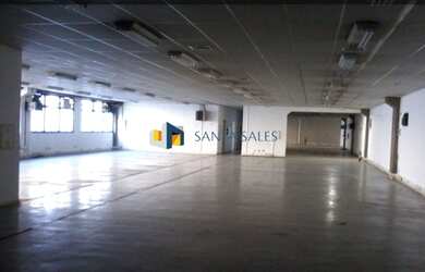 Imagem: O depósito possui 4 Vagas na garagem, 6.440m² de Área e