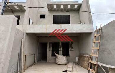 Imagem: A casa possui 3 Dormitórios, 2 Banheiros, 2 Vagas na garagem