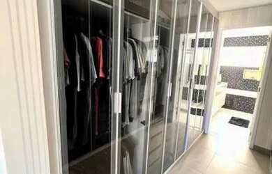 Imagem 8: Casa para venda possui 384 metros quadrados com 3 suítes