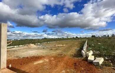 Imagem: O terreno possui 400m² de Área e está localizado em Setor