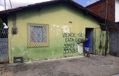 Imagem: A casa possui 3 Dormitórios, 2 Banheiros, 100m² de Área e