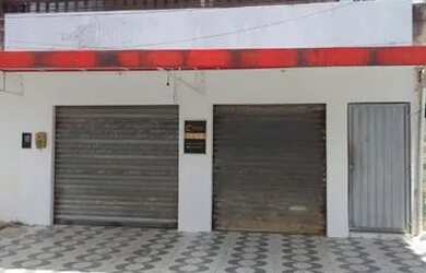 Imagem: A casa possui 4 Dormitórios, 3 Banheiros, 1 Vaga na garagem