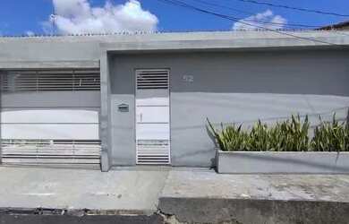 Imagem: A casa possui 2 Dormitórios, 2 Banheiros, 200m² de Área e