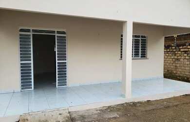 Imagem: A casa possui 2 Dormitórios, 1 Banheiro e está localizado