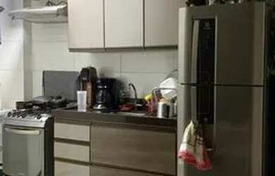 Imagem: O apartamento possui 2 Dormitórios, 1 Banheiro, 1 Vaga na garagem