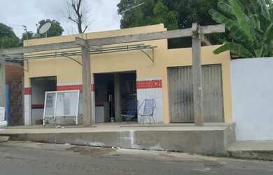 Imagem: A casa possui 2 Dormitórios, 1 Banheiro e 1 Vaga na garagem