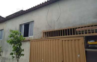 Imagem: A casa possui 2 Dormitórios, 1 Banheiro e 120m² de Área e