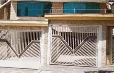 Imagem: A casa possui 4 Dormitórios, 5 Banheiros, 5 Vagas na garagem