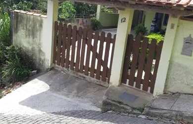 Imagem: A casa possui 2 Dormitórios, 1 Banheiro, 1 Vaga na garagem