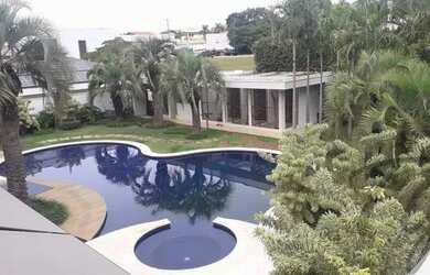 Imagem: A casa em condomínio possui 4 Dormitórios, 5 Banheiros, 5