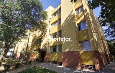 Imagem: O apartamento possui 3 Dormitórios, 1 Banheiro, 1 Vaga na garagem