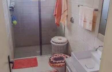 Imagem: A casa possui 3 Dormitórios, 2 Banheiros, 3 Vagas na garagem