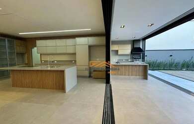 Imagem: A casa em condomínio possui 3 Dormitórios, 5 Banheiros, 4