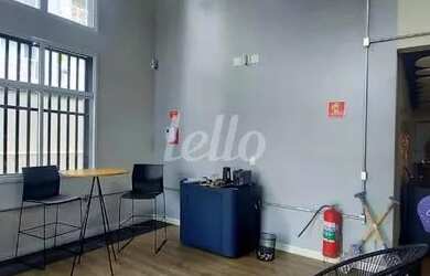 Imagem: O depósito possui 5 Vagas na garagem e 882m² de Área e está