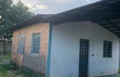 Imagem: A casa possui 1 Dormitório, 1 Banheiro e 1 Vaga na garagem