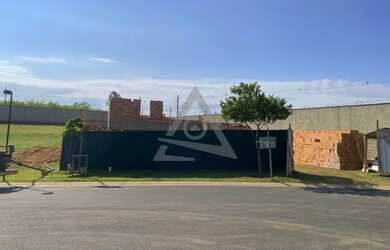 Imagem: A casa em condomínio possui 4 Dormitórios, 5 Banheiros, 4