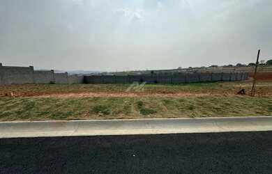 Imagem: O terreno possui 360m² de Área e está localizado em Parque