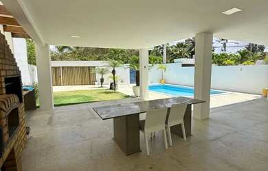 Imagem 8: Casa Maravilhosa Com energia solar em Vilas do Atlântico. Uma rua atrás da praia