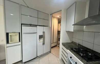 Imagem 15: Apartamento térreo, pé na areia, 03 suítes, sala com varanda, cozinha planejada, área laze